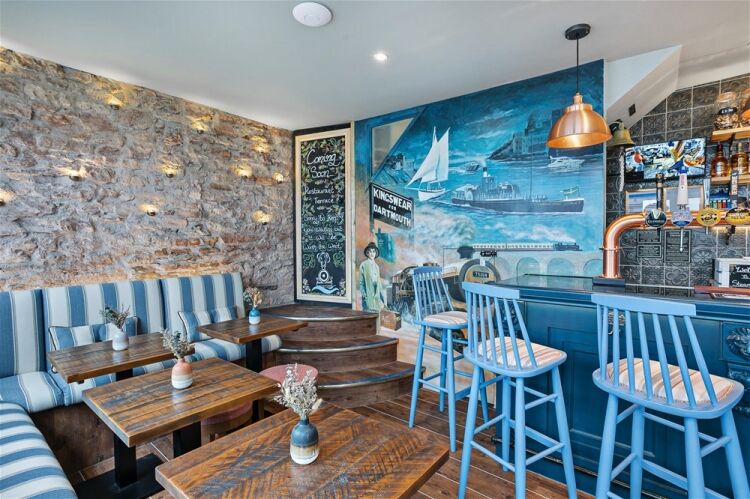 Exceptional Trading Opportunity in an Iconic Riverside Location For Sale in Dartmouth Photo 4