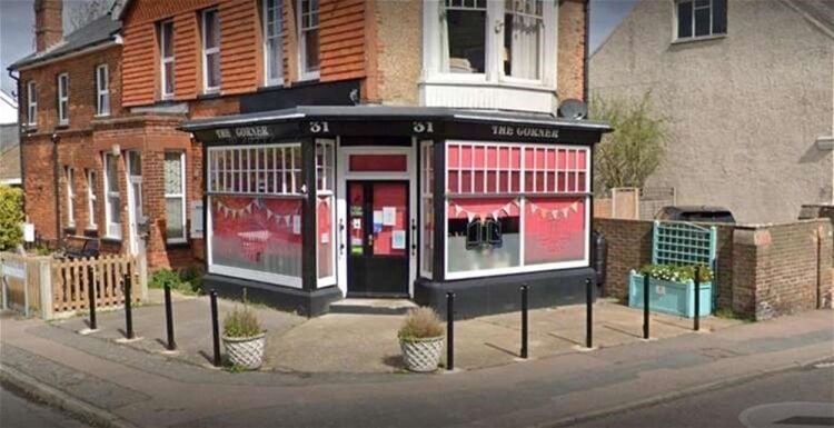 LEASEHOLD CAFÉ  WITH 3 BEDROOM FLAT Photo 4