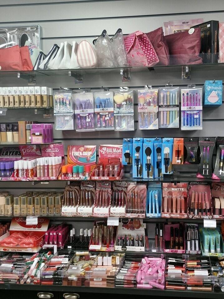ESTABLISHED COSMETICS AND BEAUTY STORE, WREXHAM CITY CENTRE FOR SALE Photo 4