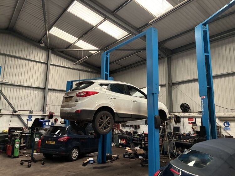 MOTOR VEHICLE M.O.T CENTRE SERVICING AND REPAIR WORKSHOP