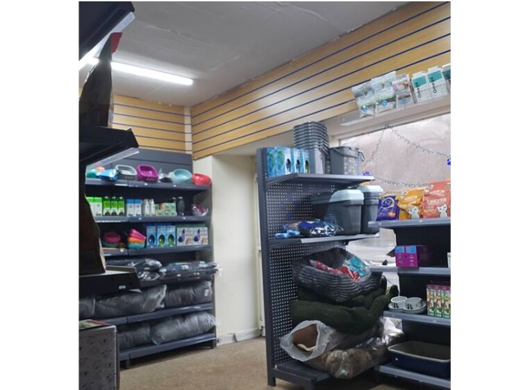 Paws, Treats & Happy Pets – Community Pet Supplies Shop