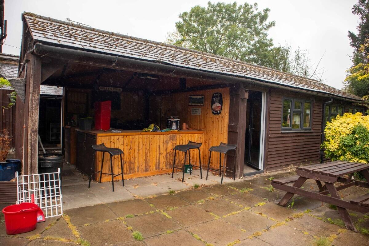 KENT - SEVENOAKS VILLAGE PUB AVAILABLE ON NEW FREE-OF-TIE LEASE