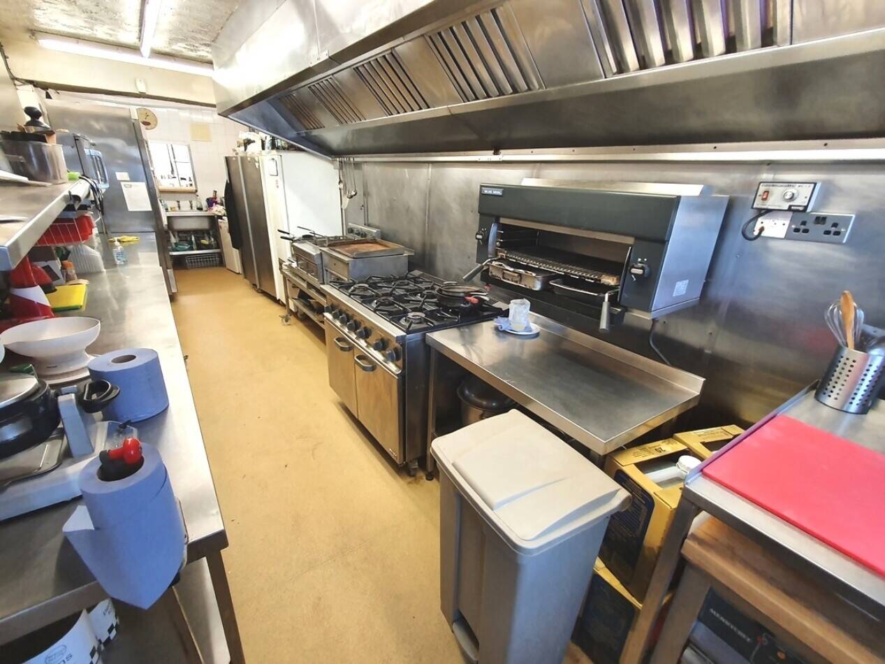 FREEHOLD DETACHED MOTEL & RESTAURANT FOR SALE IN MALDON, ESSEX.
