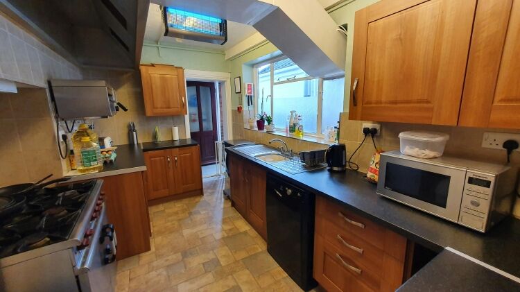10 Bedroom Hotel With 2 Bedroom 2 Reception Owners Garden Flat Photo 4