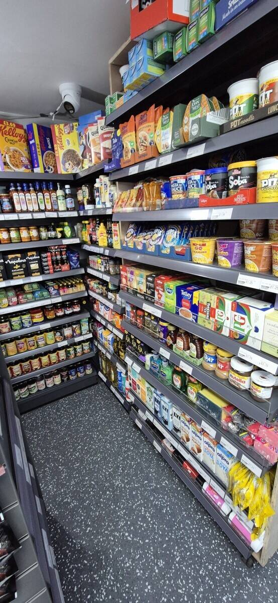 Convenience store for Sale in London Photo 4