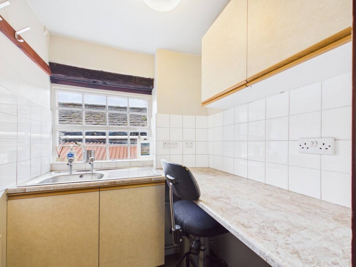 Leasehold, Versatile office and workshop