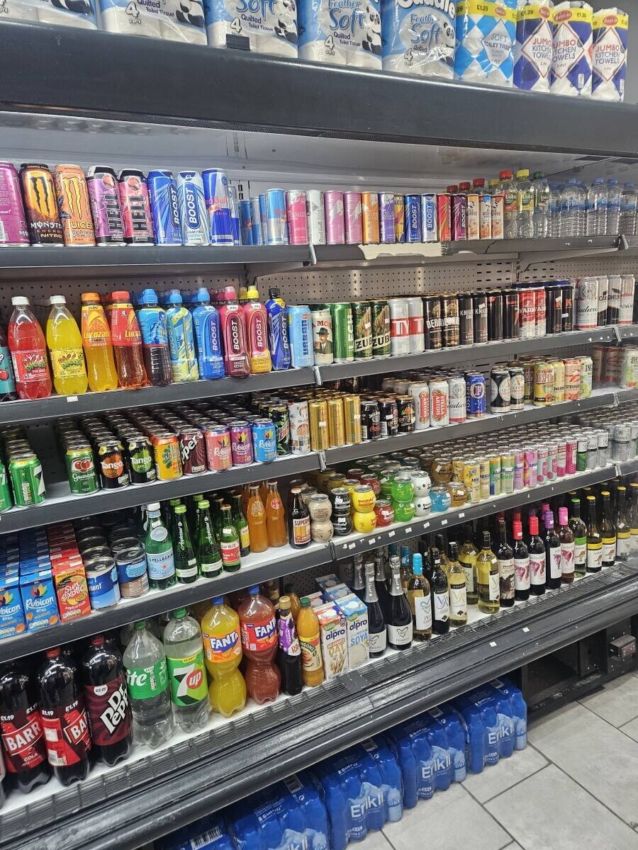 Well presented off-license shop in busy location with high footfall and lots of residential