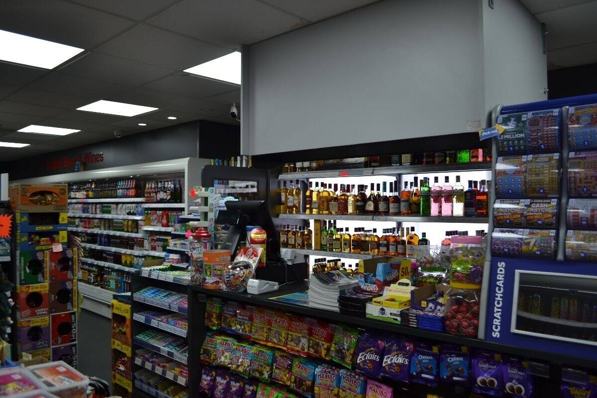High Turnover Off Licence & Convenience Store – £9K–£10K Weekly Sales Photo 4