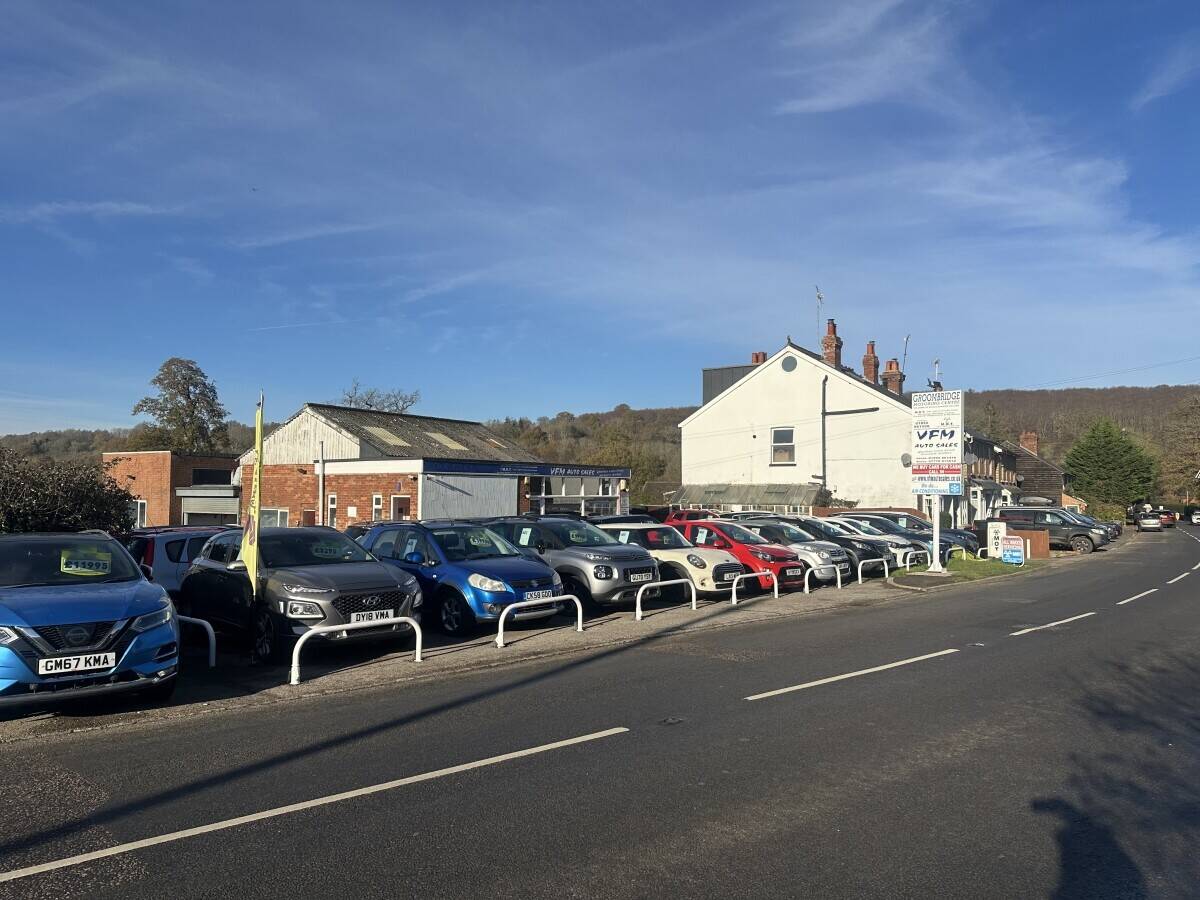 Car Sales and MOT Station/Repair business for sale near Tunbridge Wells Photo 4
