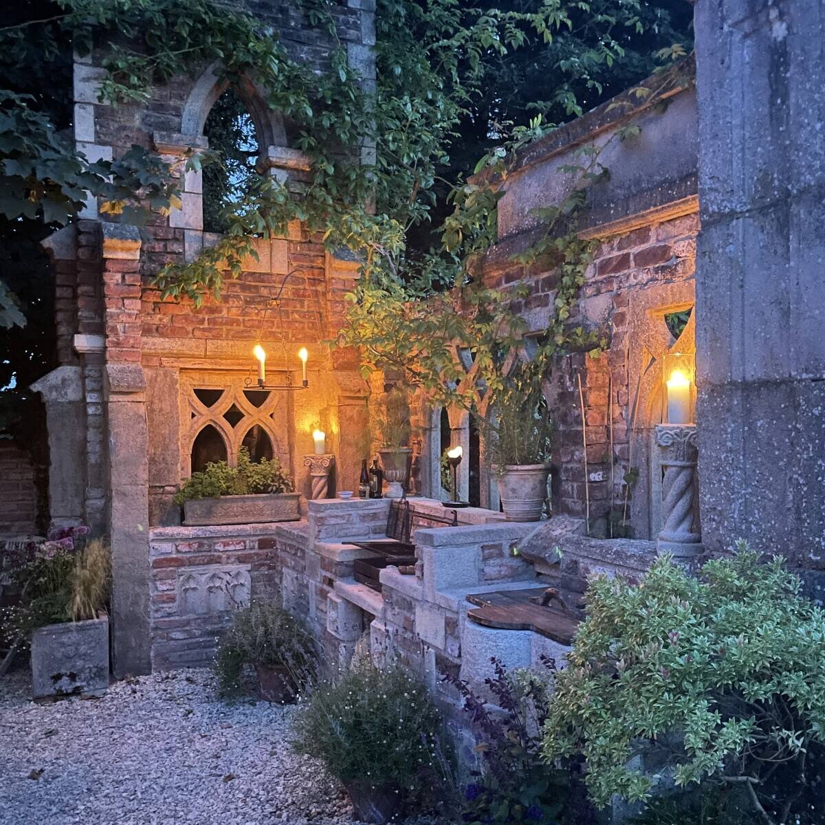 Manufacturer of the Gothic Folly, Landscape and Garden Ornament. Healthy Earnings and Great Cashflow. Photo 5