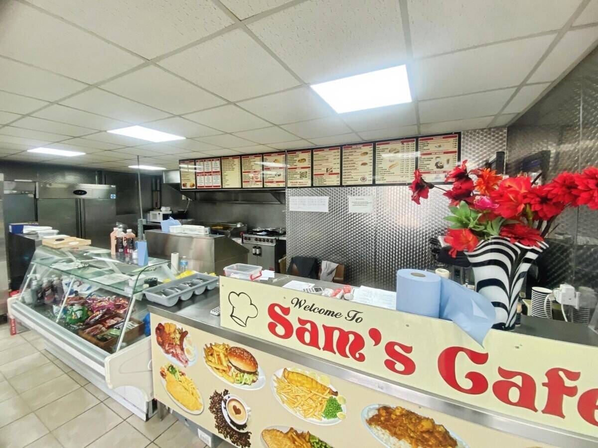 CAFE - PURDYS INDUSTRIAL ESTATE, ROCHFORD - £40,000