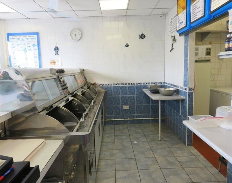 Long-established fish & chip shop with flat, Tonbridge
