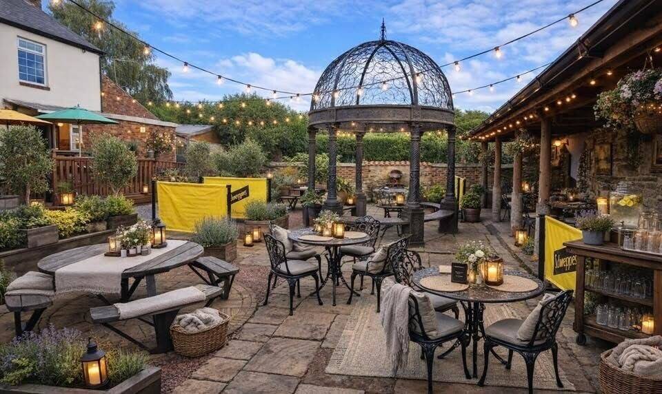Highly reputated indian restaurant bar and beer garden for sale Photo 4