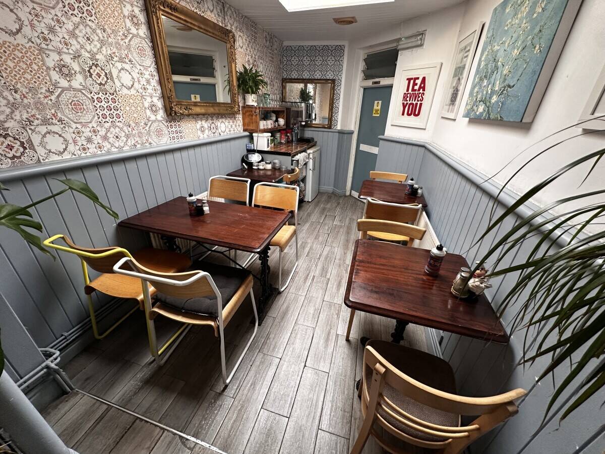 Well-Established Fish & Chip Restaurant with Two-Bedroom Flat  Prime Hove Location Photo 4