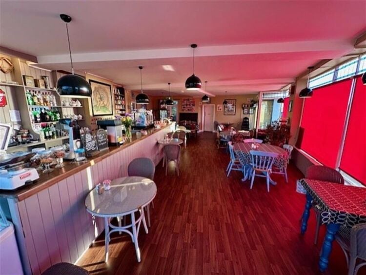 LEASEHOLD LIC. CAFE/RESTAURANT & ICE CREAM PARLOUR Photo 4