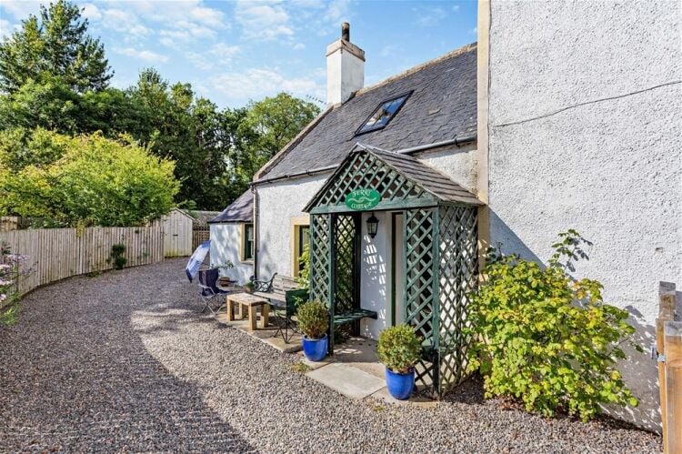 Ferry House including Ferry Cottage & Grounds Photo 4
