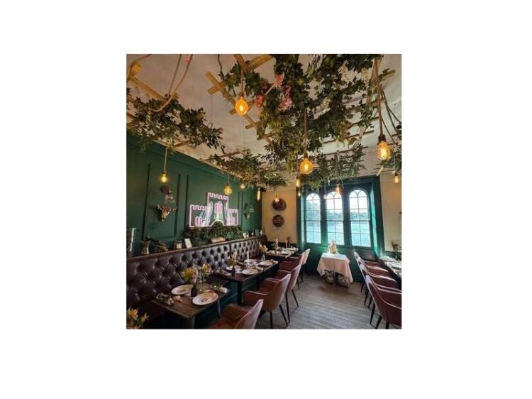 Licensed waterside eatery & destination coffee house with weddings & events license Photo 4