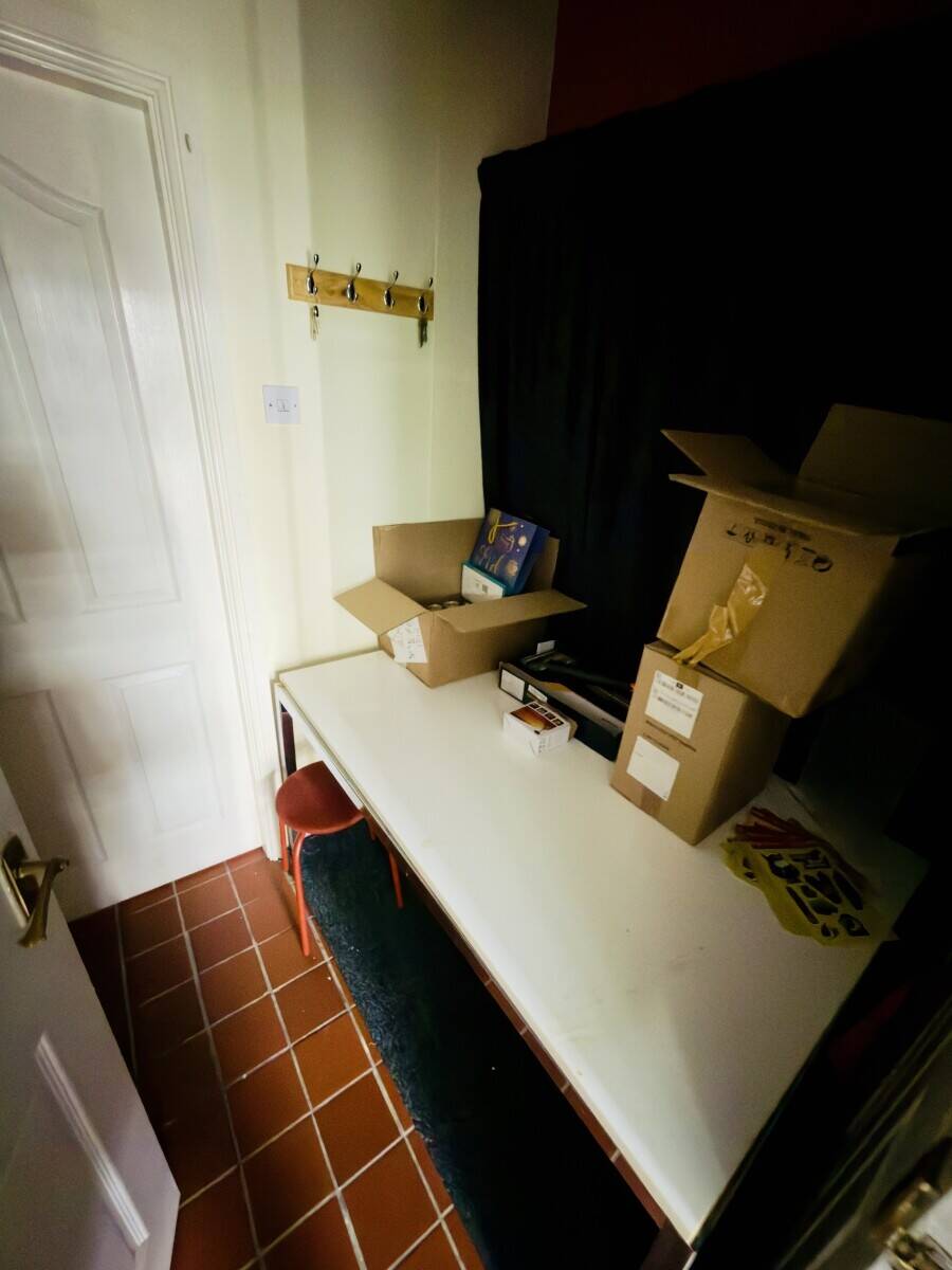 Golden vapours : vape shop in bolton black burn road Photo 4