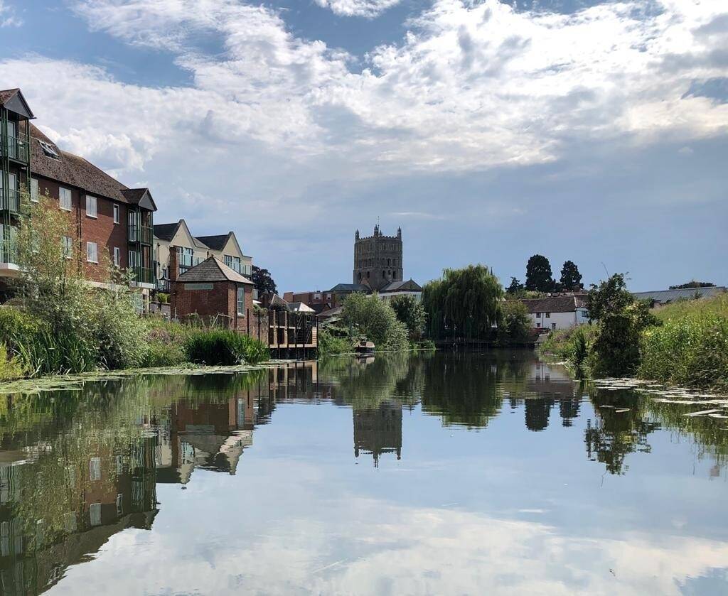Riverside Cafe, Terrace and Mooring in Gloucestershire