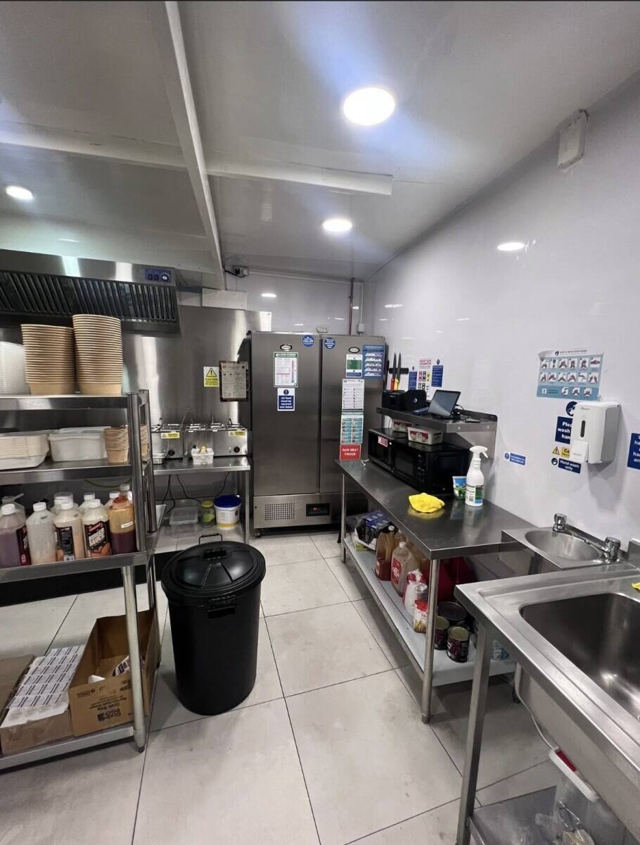 Profitable Dark Kitchen for Sale – Fully Equipped, Turnkey & Ready to Run – Dunstable