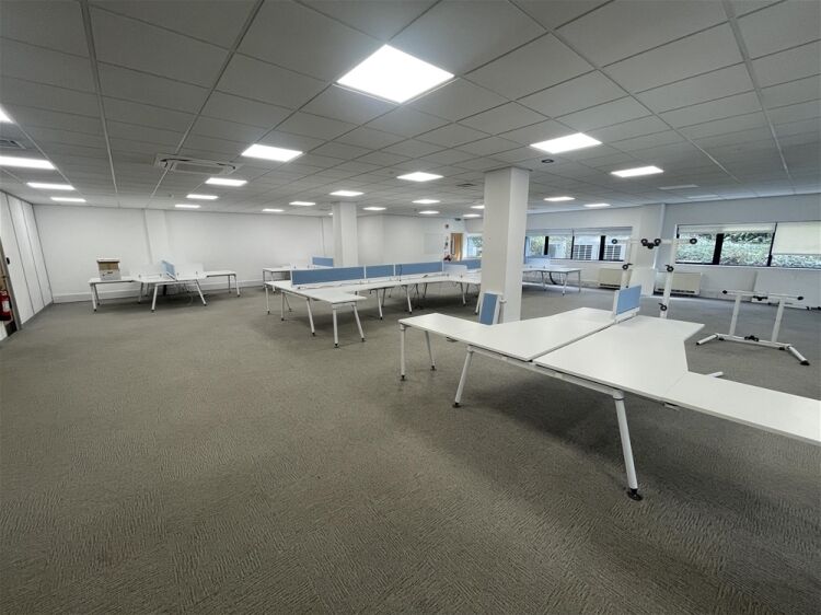 Modern office premises just off the A38 For Sale in Newton Abbot Photo 4