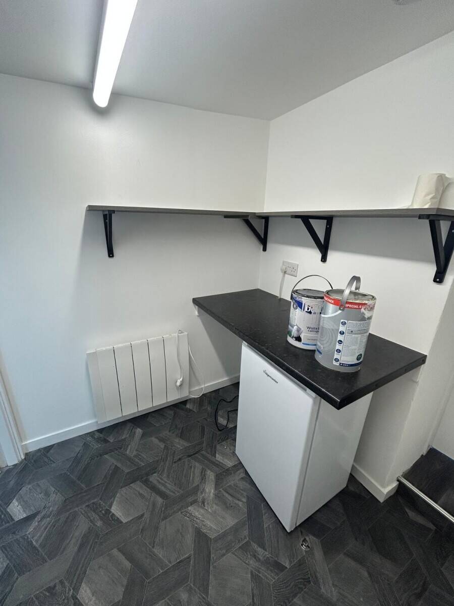 TO LET Retail Property Hamilton ML3-Ground Floor Street Facing&Prime Trading Position & Free Parking Photo 4