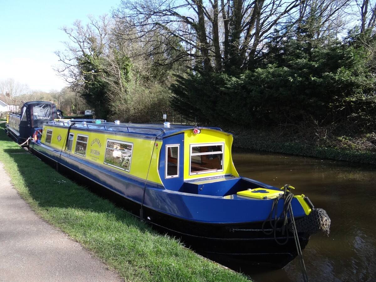 Successful long established narrowboat hire business