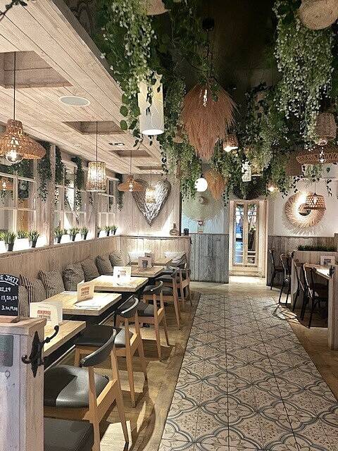 CHESHIRE - STYLISH RESTAURANT AND BAR IN THE HEART OF CHESTER CITY CENTRE Photo 4