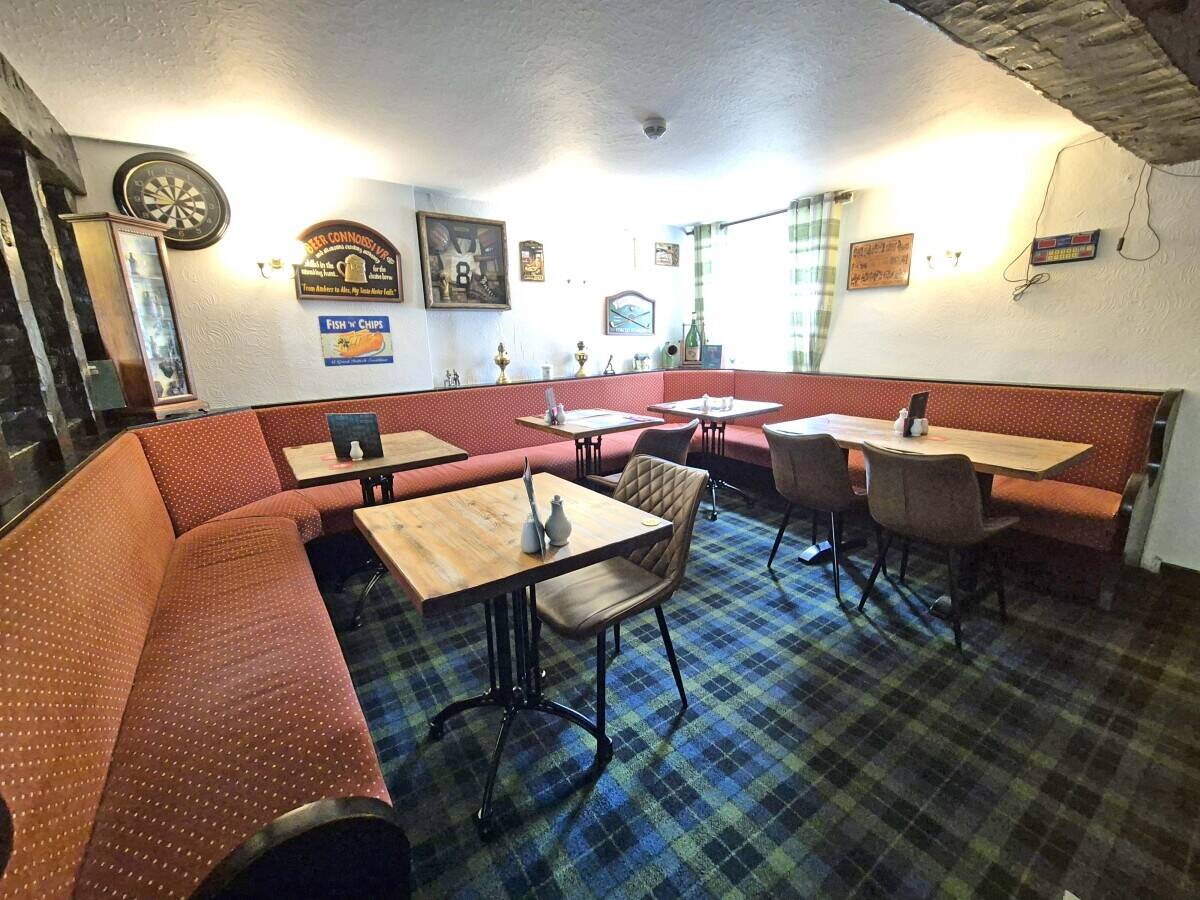 CUMBRIA - EDGE OF NATIONAL PARK DESTINATION PUB WITH VILLAGE SHOP/POST OFFICE Photo 4