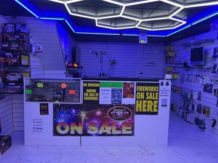 Trendy Mobile Retail Opportunity in Prime Bolton Location