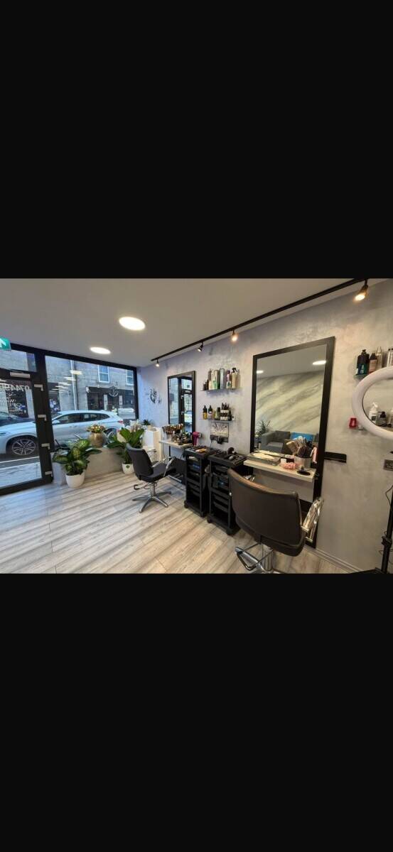 Classic Cuts Unisex Salon in Aberdeen City Center