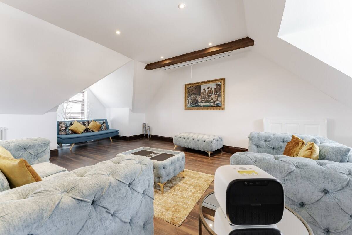 Luxury Holiday Home With Separate Annexe / Owners Accommodation - Flexible Seller