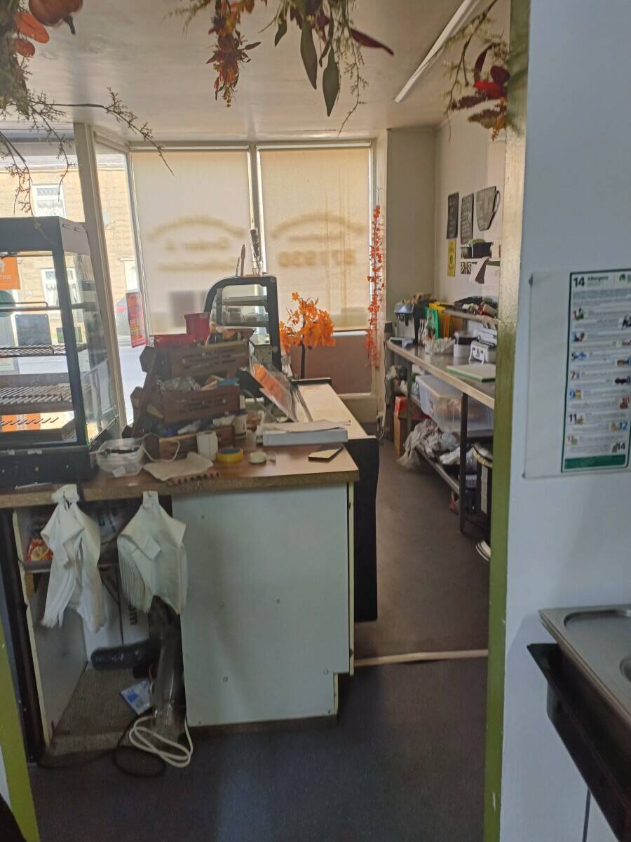 Very busy main road hot & cold Sandwich takeaway business. Photo 4