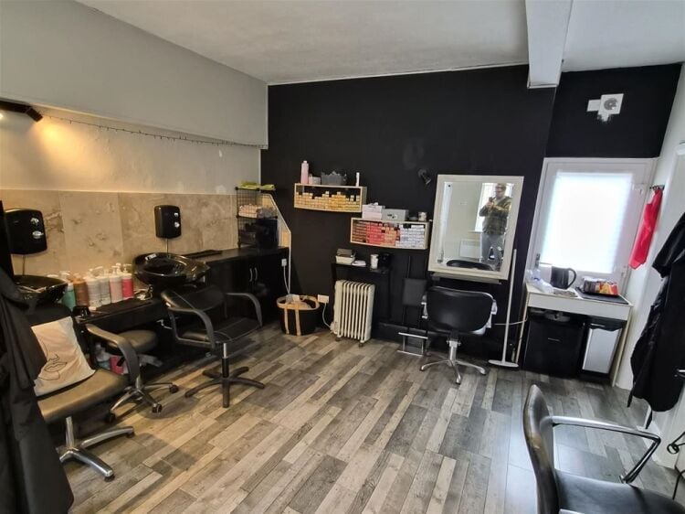 Beauty, Therapy & Tanning For Sale in Harrogate Photo 4