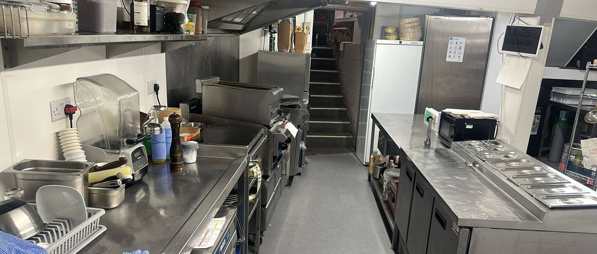 High Turnover Established Italian Pizza Restaurant for Sale – East London (80 covers)