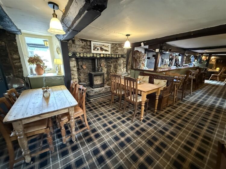 14C South Devon Village Freehouse For Sale in Totnes Photo 4