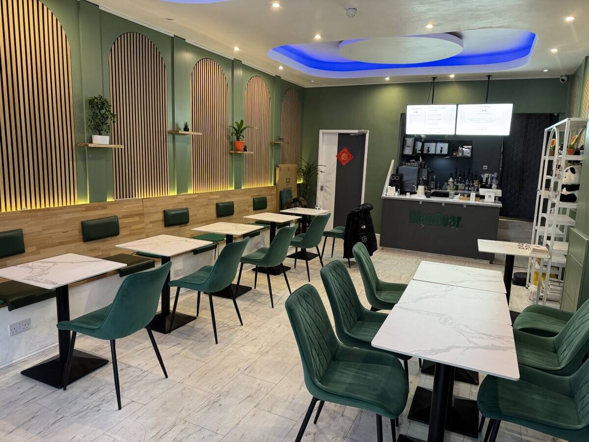 Modern Café Near University Area – Fully Equipped – Liverpool
