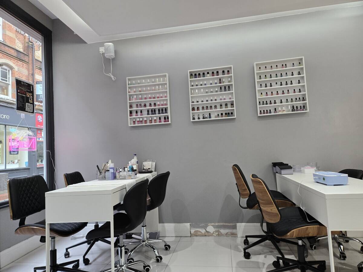 Hair and Nail salon in Reading, Berkshire