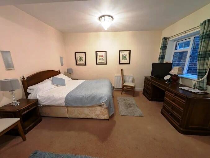 4-STAR BED & BREAKFAST / GUEST HOUSE - FOR SALE - BOGNOR REGIS WEST SUSSEX Photo 4