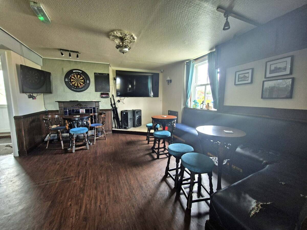 COUNTY DURHAM - VILLAGE WET LED PUB WITH SPACIOUS OWNERS ACCOMMODATION Photo 4