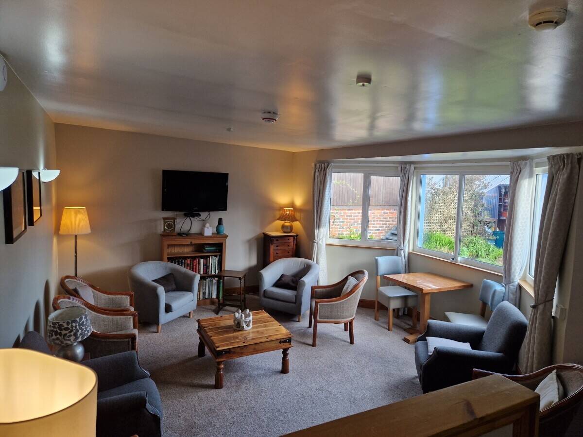 Well-Established, Popular 17-Bedroom Historic Island Hotel