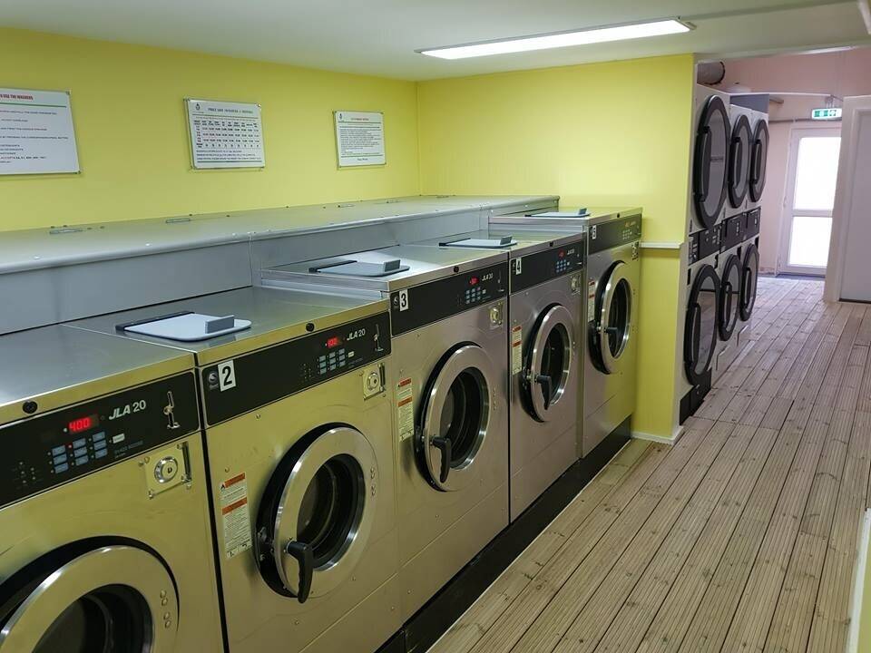 Fully Fitted Laundrette & Cafe/takeaway