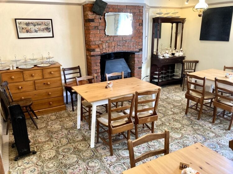 TEA ROOM & TEA GARDEN with ACCOMMODATION