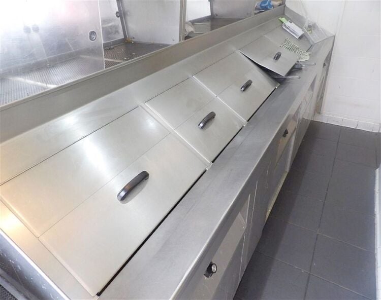 Detached fish & chip takeaway, south Leeds Photo 4