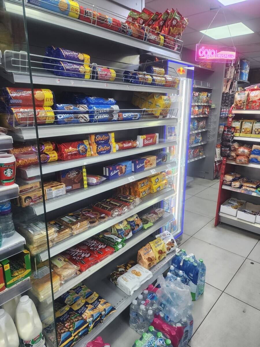 BUSY OFF LICENCE LEASE FOR SALE IN PRIME LOCATION IN SUTTON WITH HIGH POTENTIAL TO INCREASE SALES. Photo 4