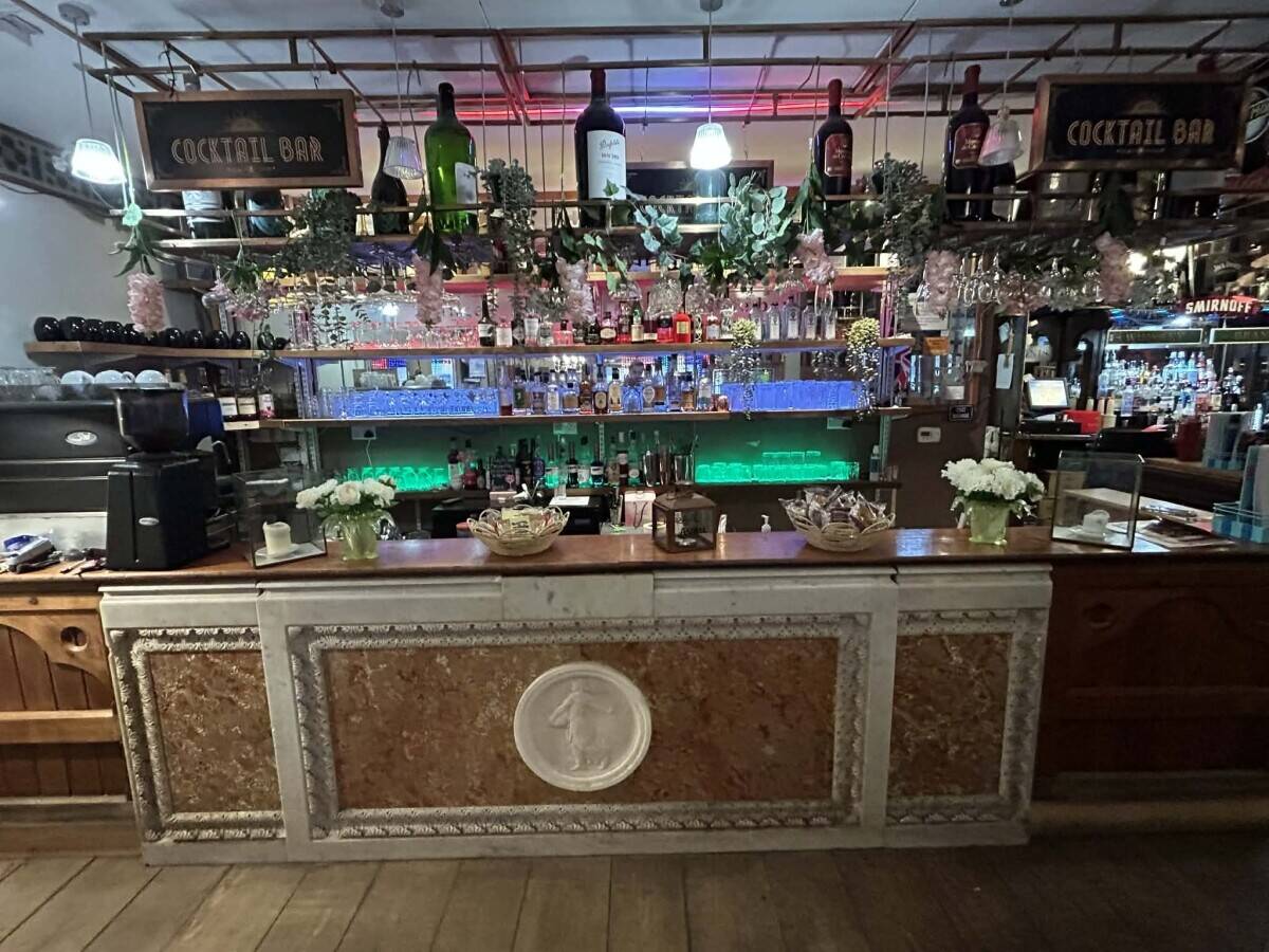 SOUTH WALES - ICONIC VALLEYS LODGE BAR & GRILL
