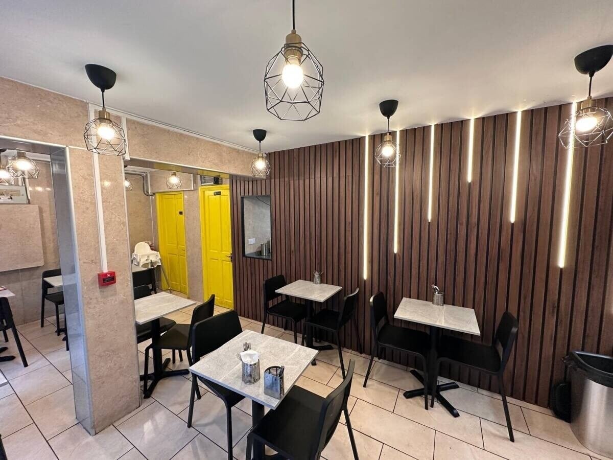 Indo-Chinese Restaurant Cafe for sale in in Harrow Town Centre