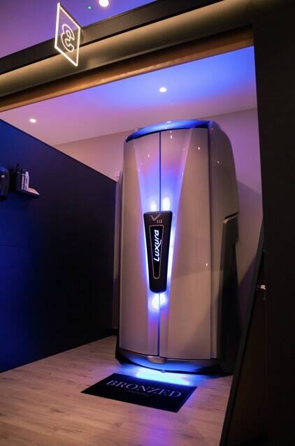 Tanning Salon in Surrey FOR SALE Photo 4