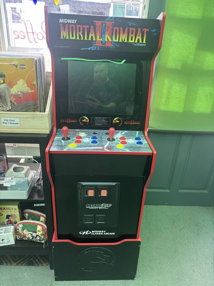 RETRO GAMING / MUSIC / COFFEE STORE – £32,995 ONO 🔥