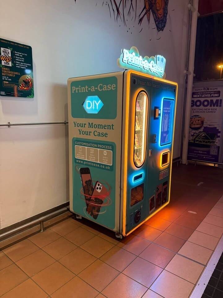 Custom Phone Cases Vending Machine Photo 4